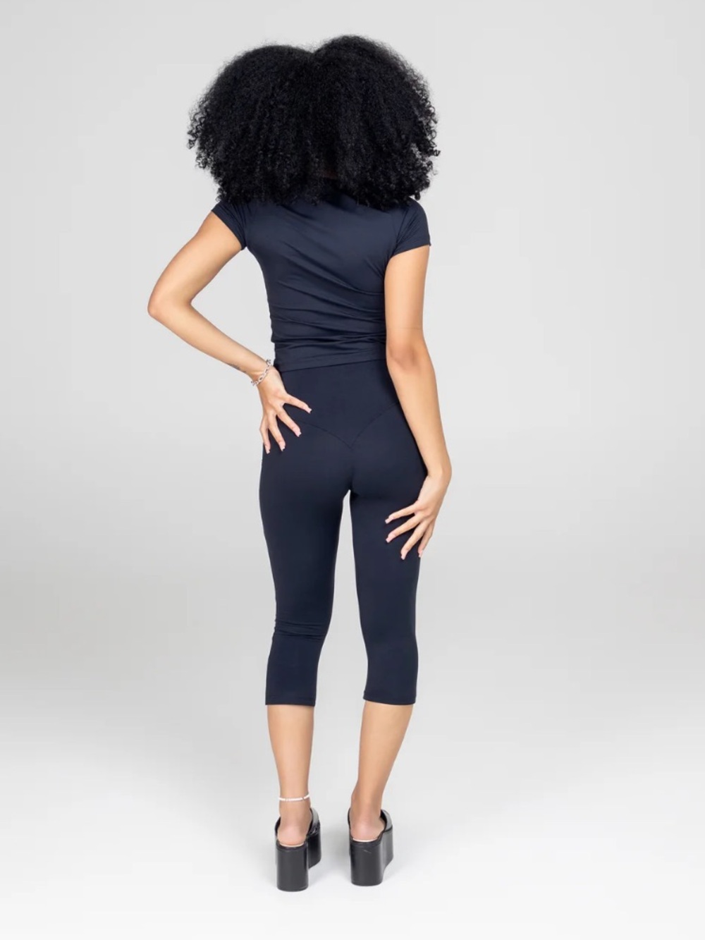 STRIPT Smooth Capri - Picture 2 of 4